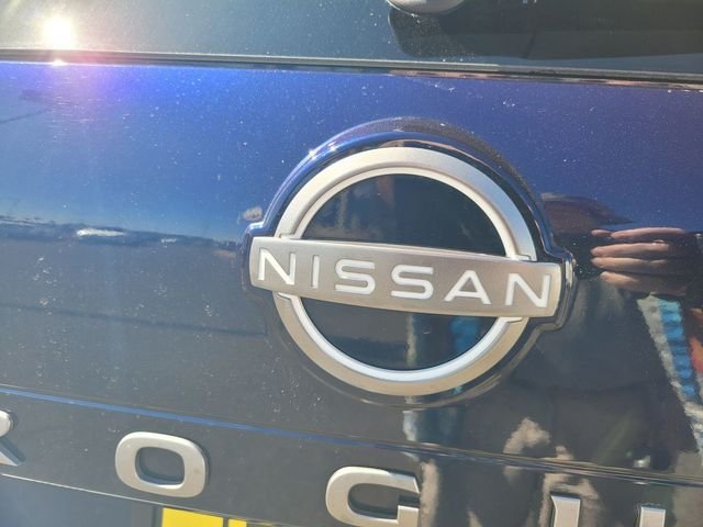 Used 2025 Blue Nissan Platinum image 10