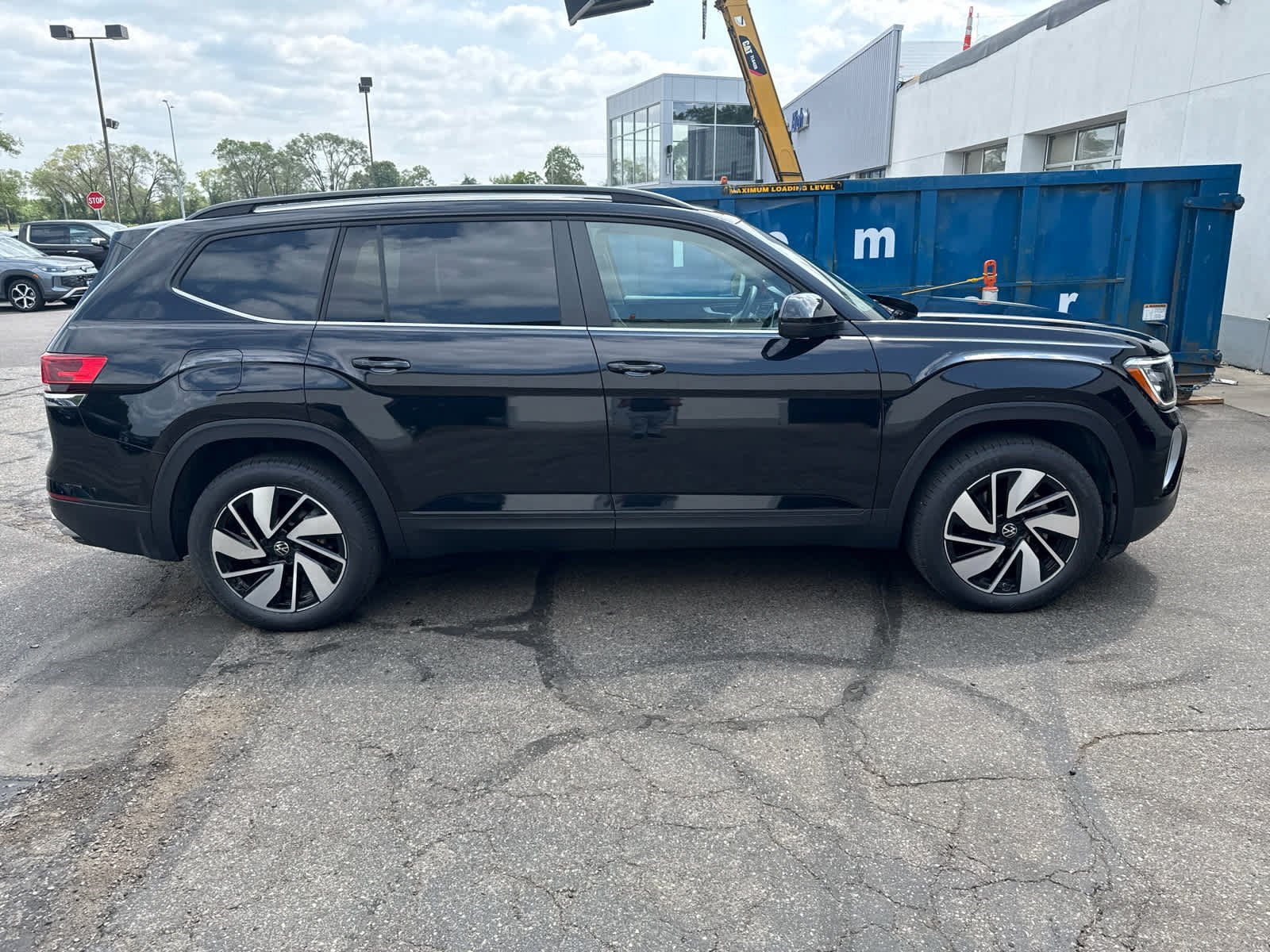 Used 2024 Black Volkswagen 2.0T SE w/Technology image 1