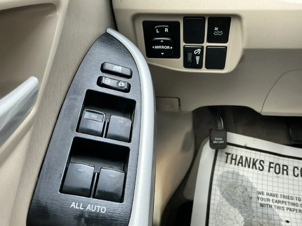 Used 2010 Blue Toyota IV image 26