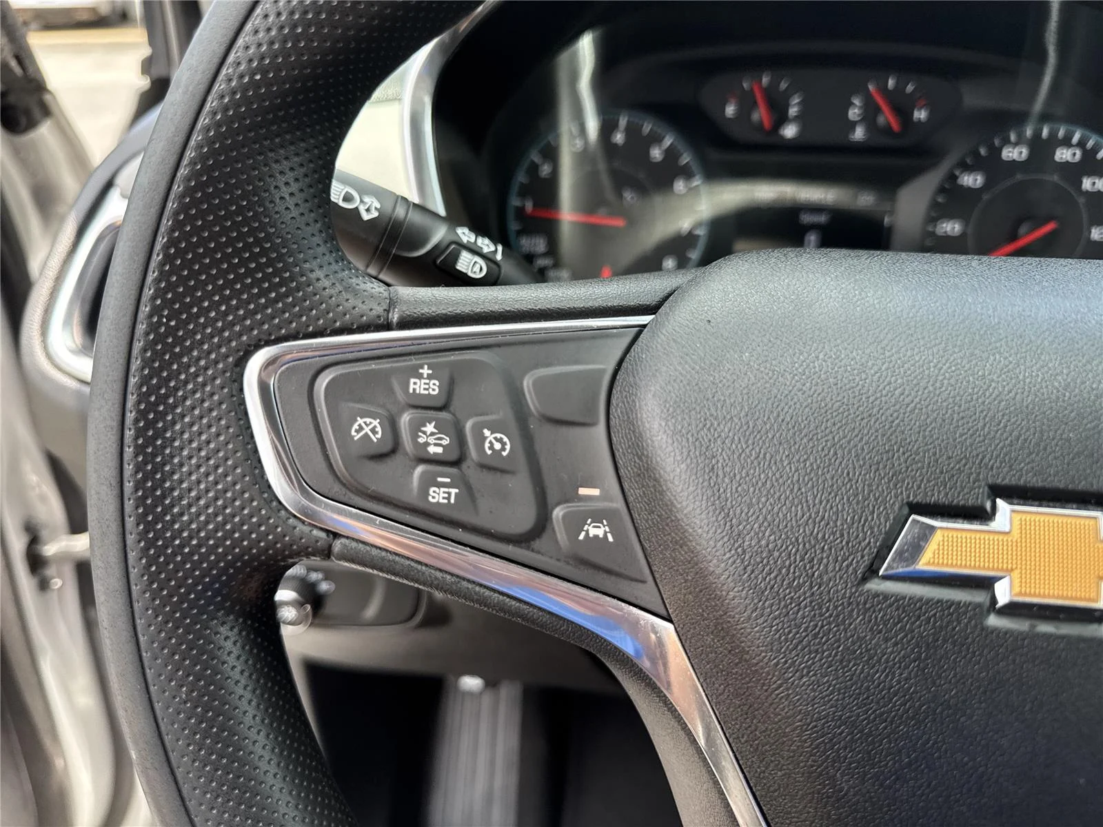 Used 2021 SILVER ICE METALLIC Chevrolet LS image 22