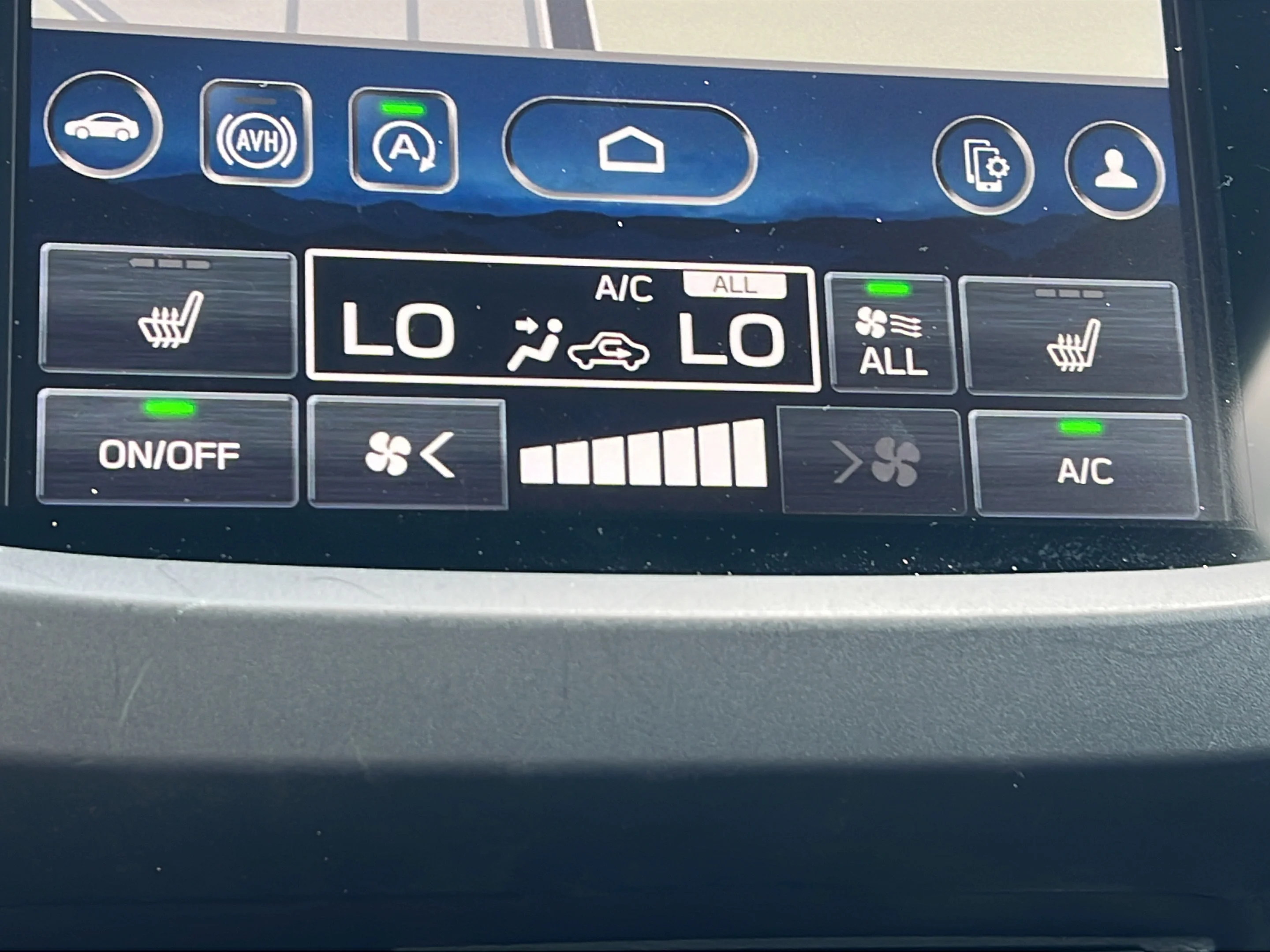 Used 2026 Ice Silver Metallic Subaru Limited image 23