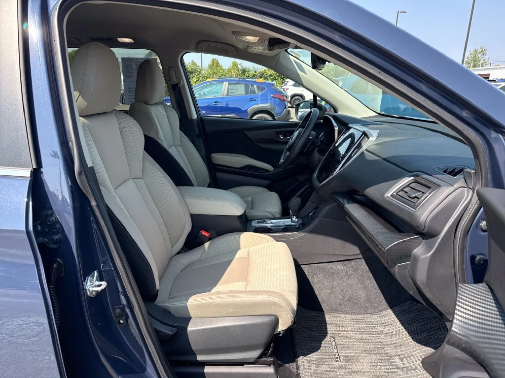 Used 2025  Subaru Premium image 5