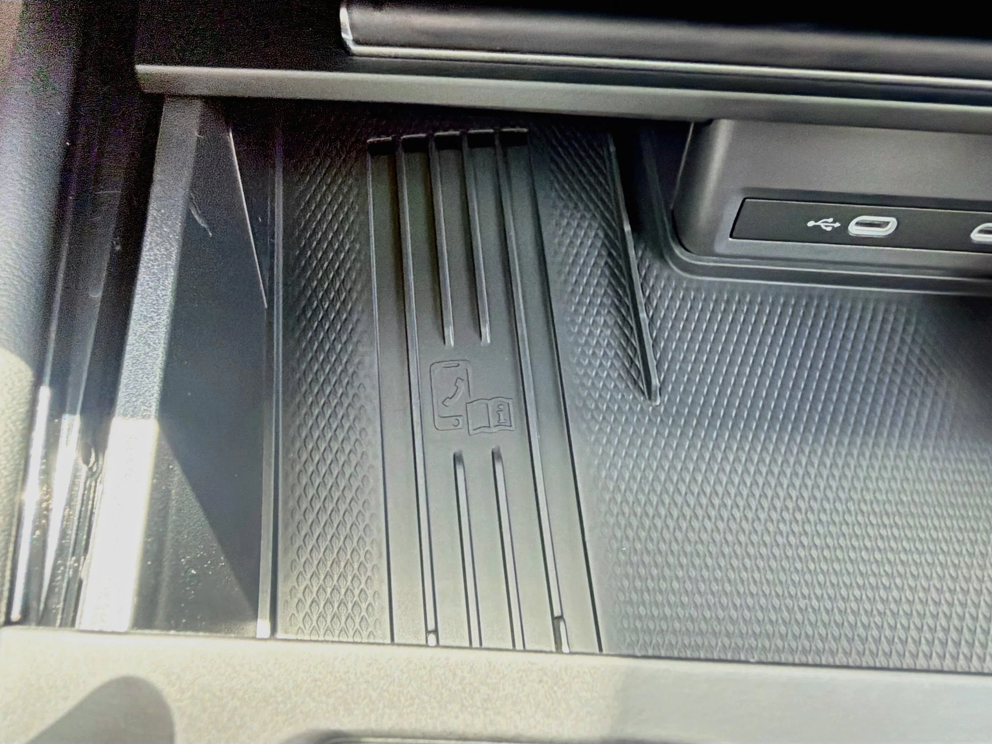 New 2026 White Pearl Volkswagen 2.0T SE image 28