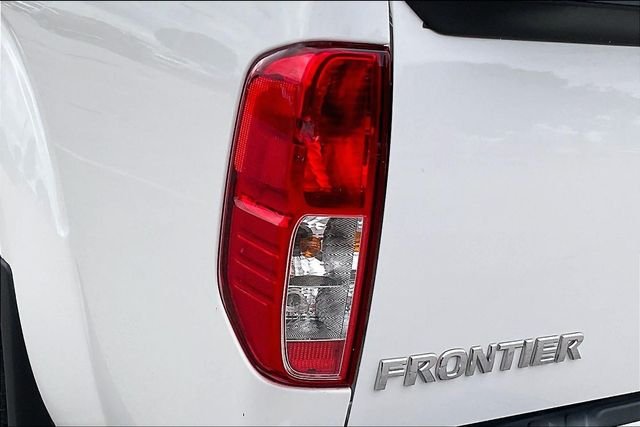 Used 2021 White Nissan S image 29