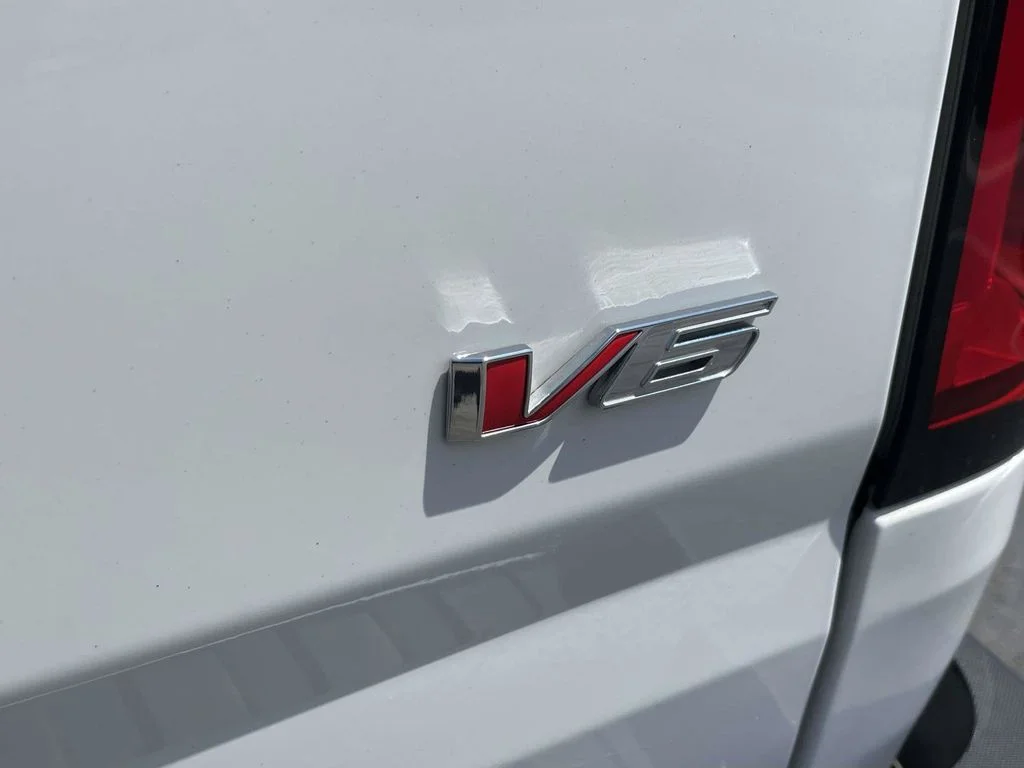 Used 2022 White Chevrolet LT image 12