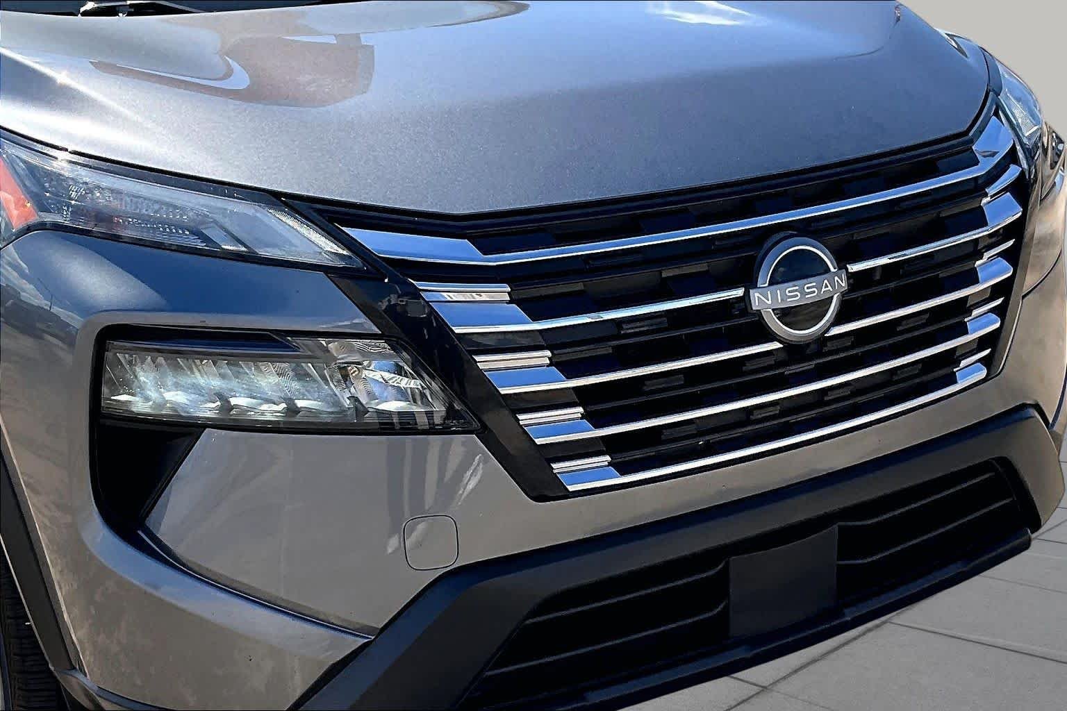 Used 2024 Gun Metallic Nissan SV image 30