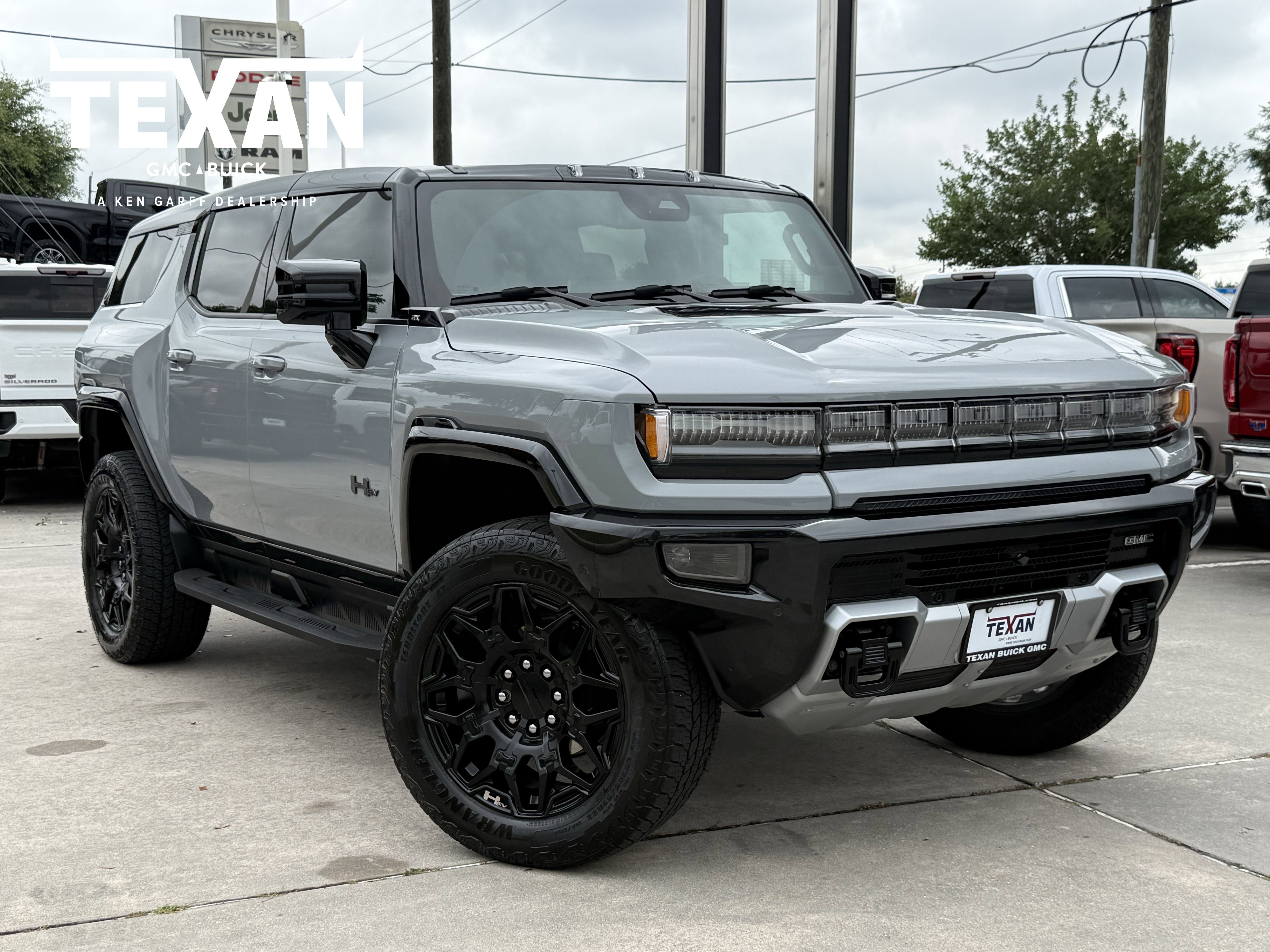 2026 GMC Hummer EV 2X SUV's photo