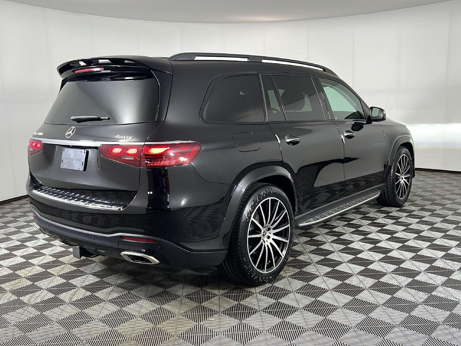 Used 2024 Obsidian Black Metallic Mercedes-Benz GLS 580 image 5
