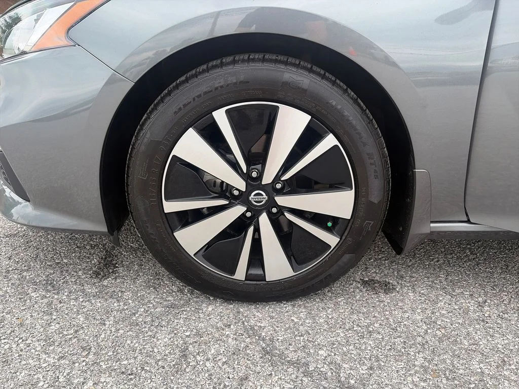 Used 2022 Gray Nissan 2.5 SV image 26