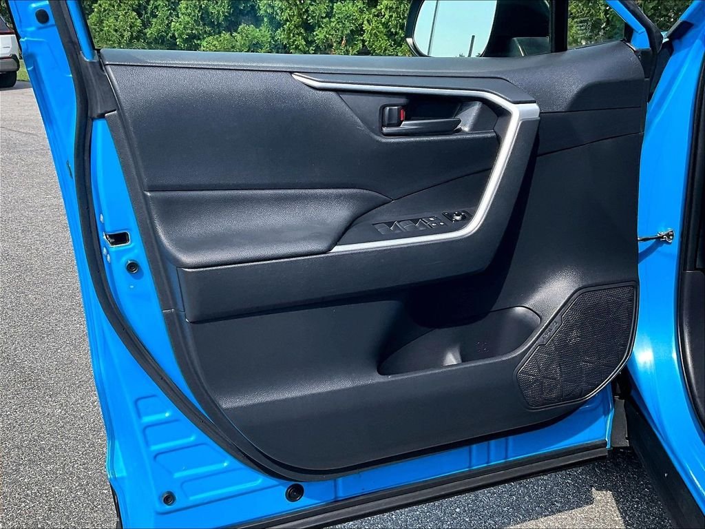 Used 2019 Blue Toyota LE image 9
