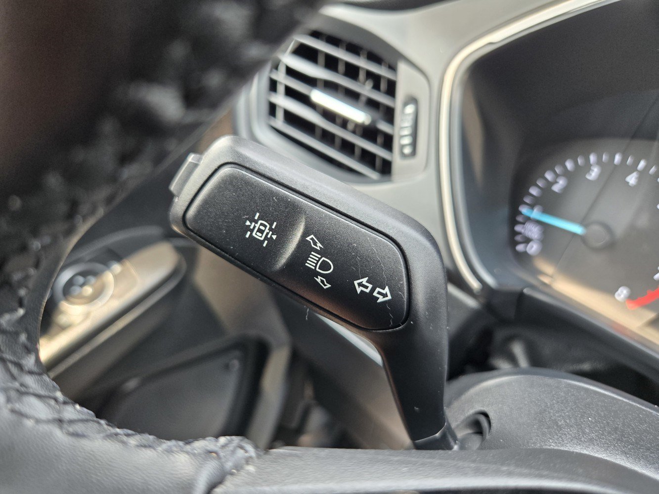 Used 2022  Ford SE image 20