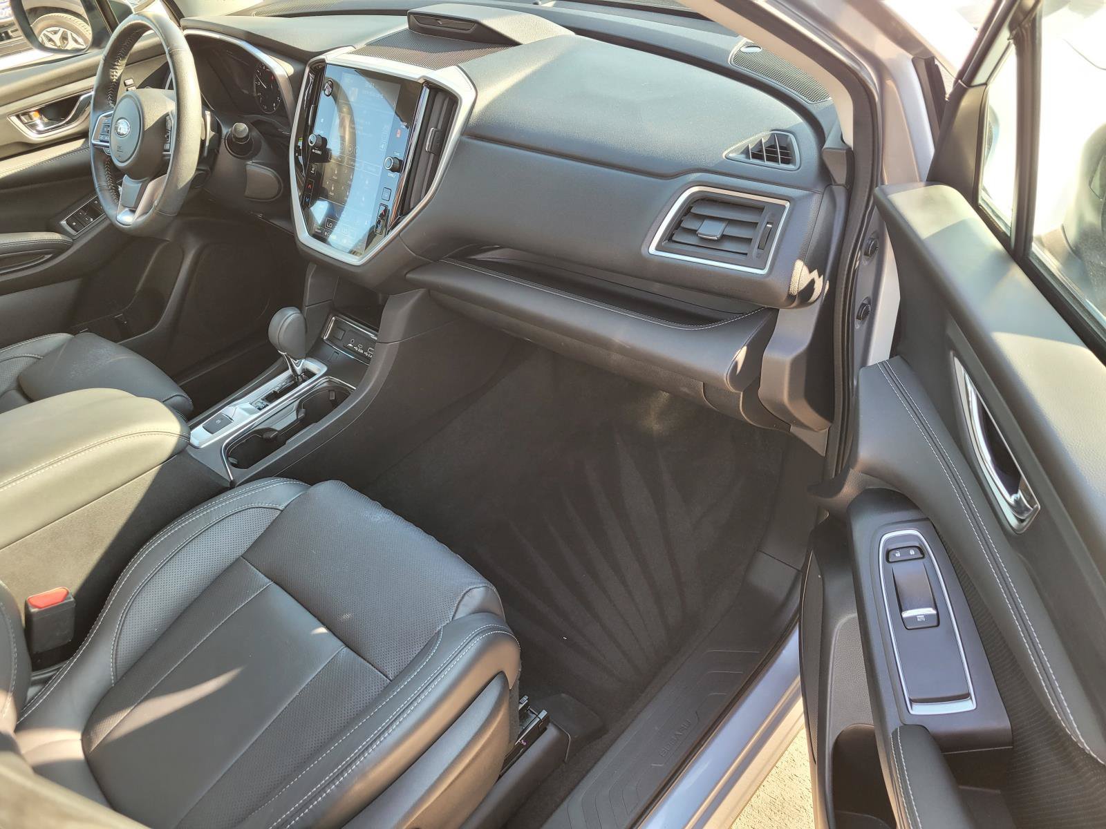 Used 2023 Ice Silver Metallic Subaru Limited image 24