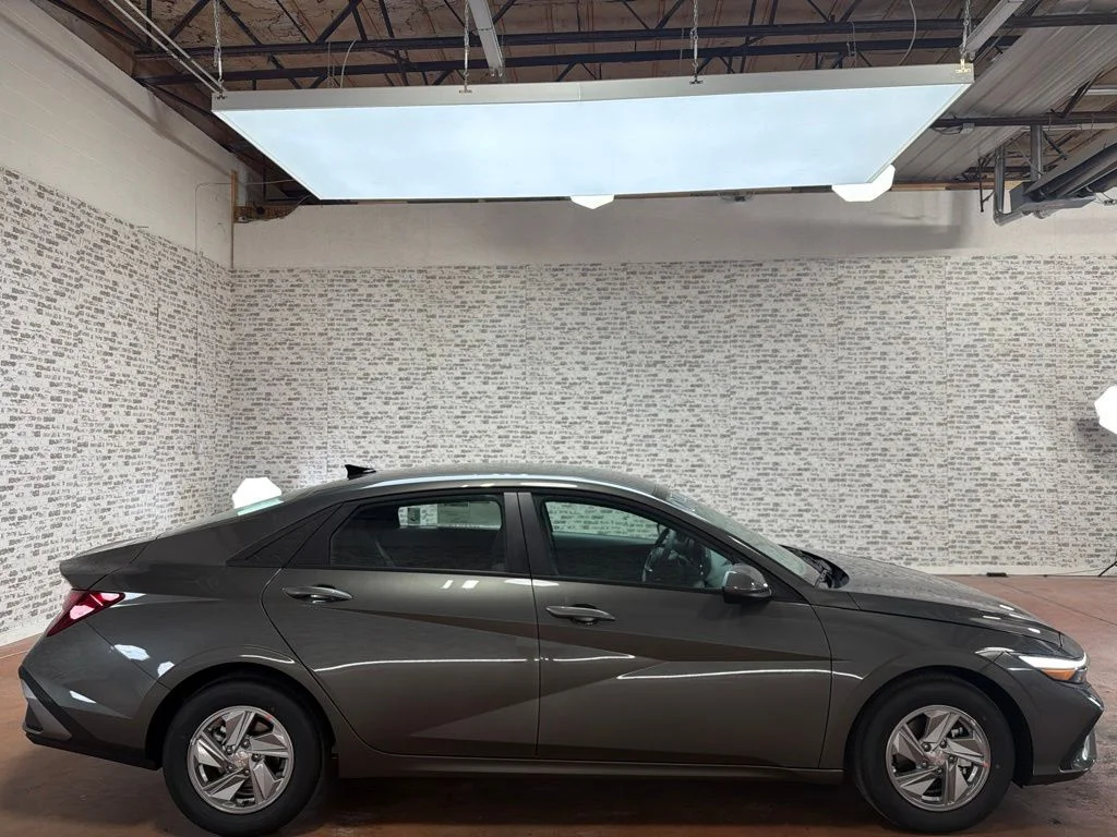 New 2026 Amazon Gray Hyundai SE image 8