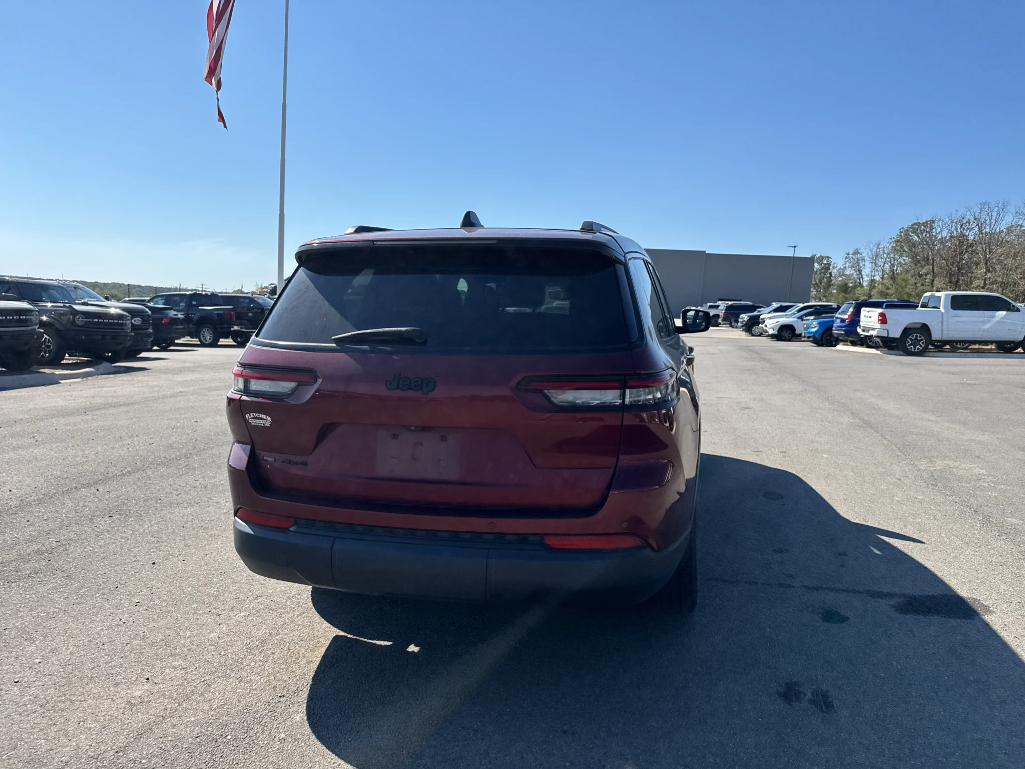 Used 2021 Velvet Red Pearlcoat Jeep Altitude image 11