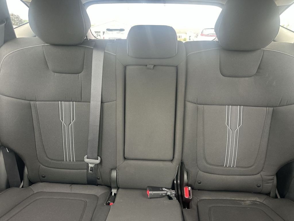 Used 2022 Gray Hyundai SEL image 13