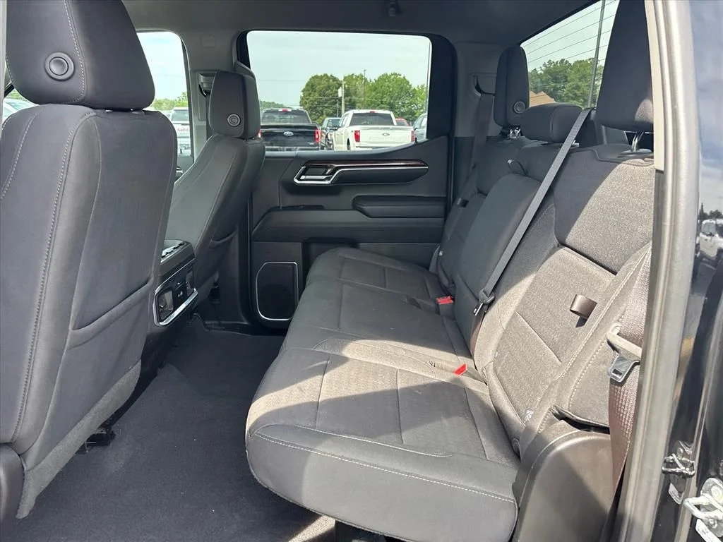 Used 2024 Black GMC Elevation image 17