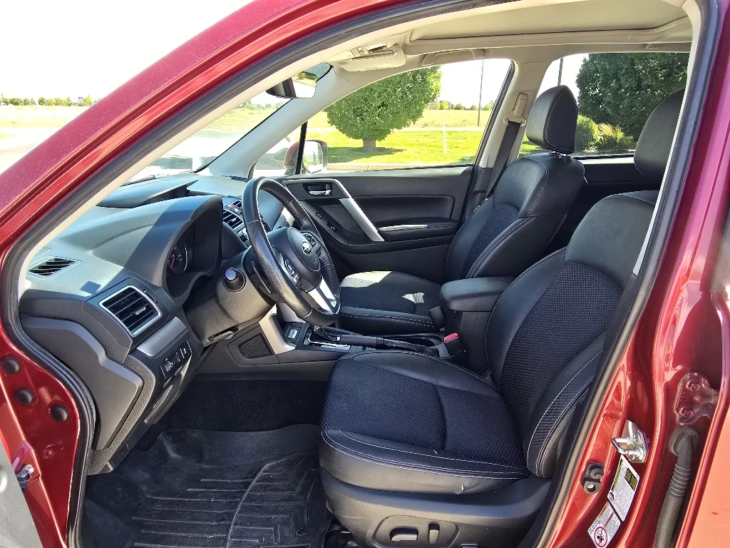 Used 2018 Venetian Red Pearl Subaru Premium image 10
