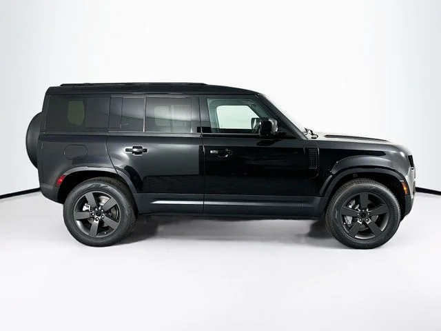 Used 2026  Land Rover S image 4