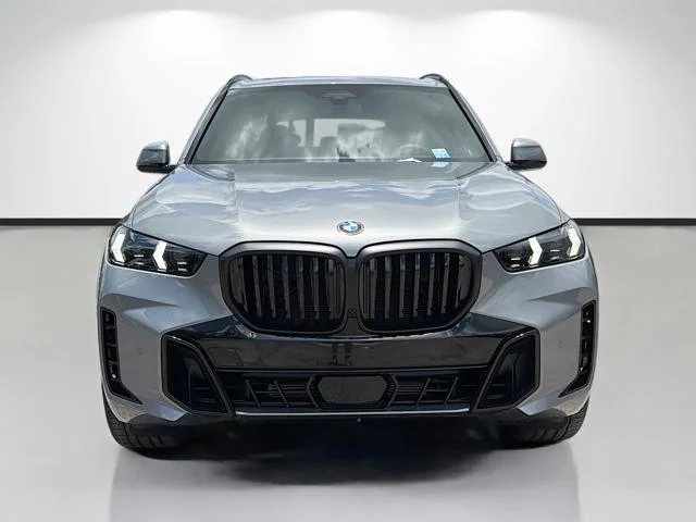 New 2026 Skyscraper Grey Metallic BMW sDrive40i image 8