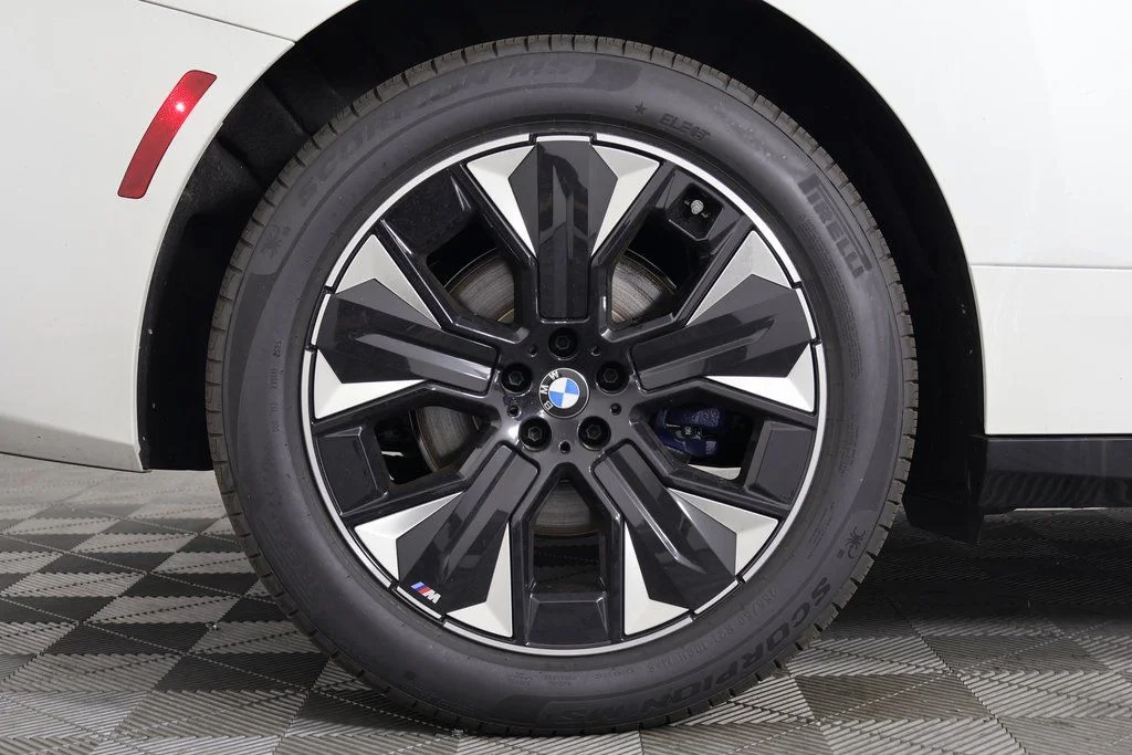 2026 BMW iX 60 - Photo 9
