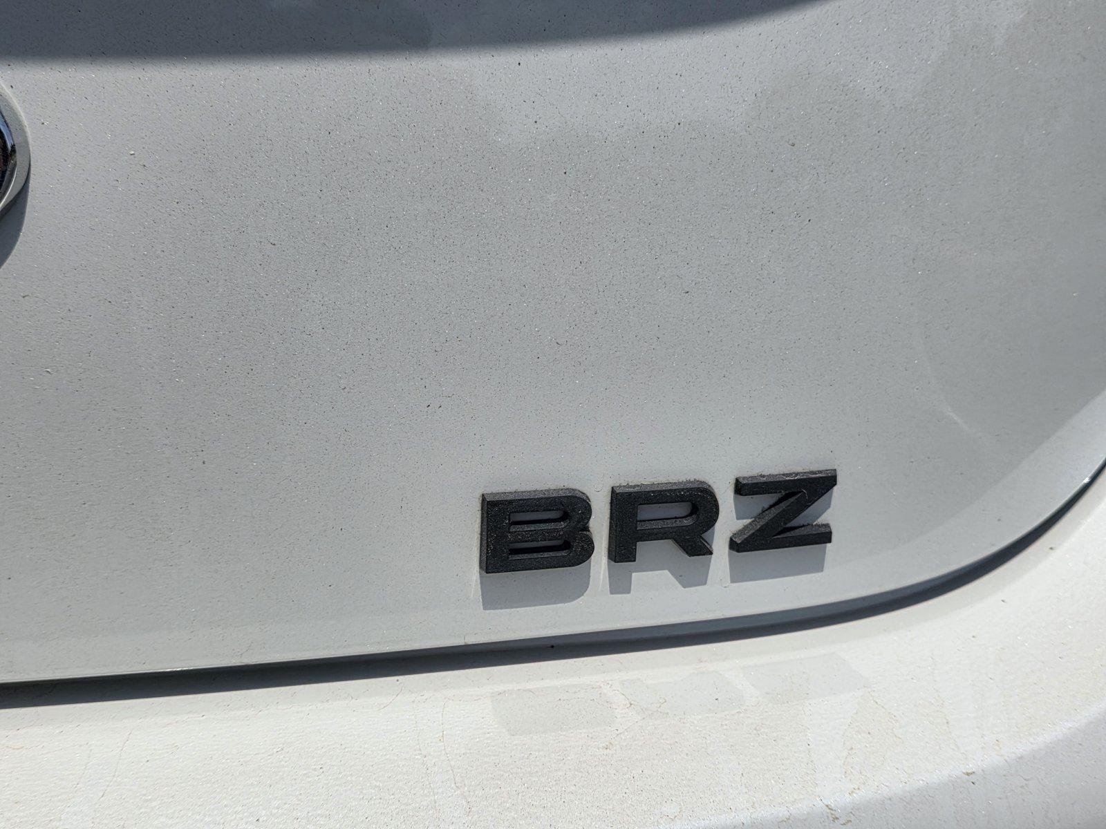 Used 2023 Crystal White Pearl Subaru Limited image 35