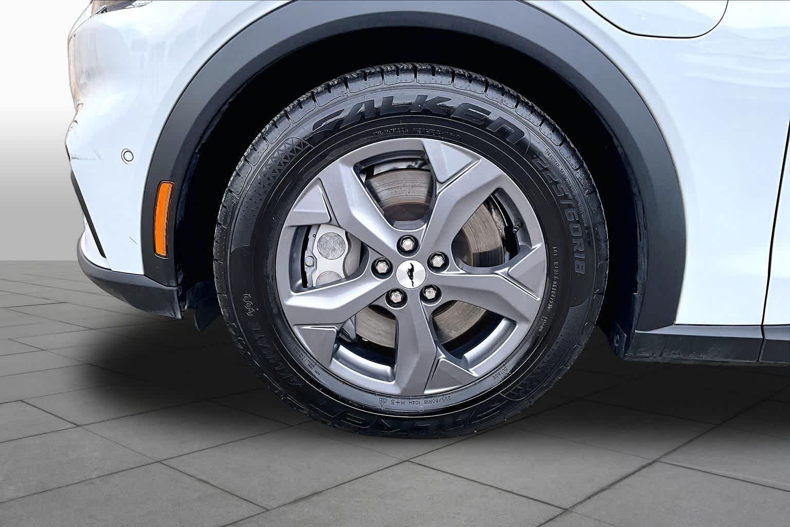 Used 2023 Space White Metallic Ford Select image 10
