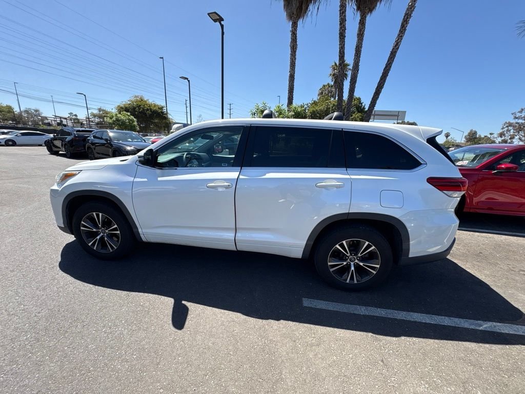 Used 2018 Blizzard Pearl Toyota LE image 10