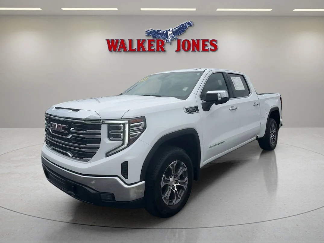 Used 2025 Summit White GMC SLT image 3
