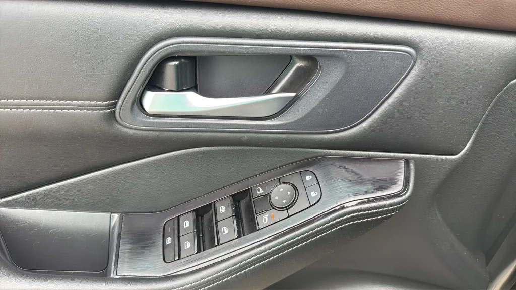 Certified Used 2023 Gun Metallic Nissan SV image 22