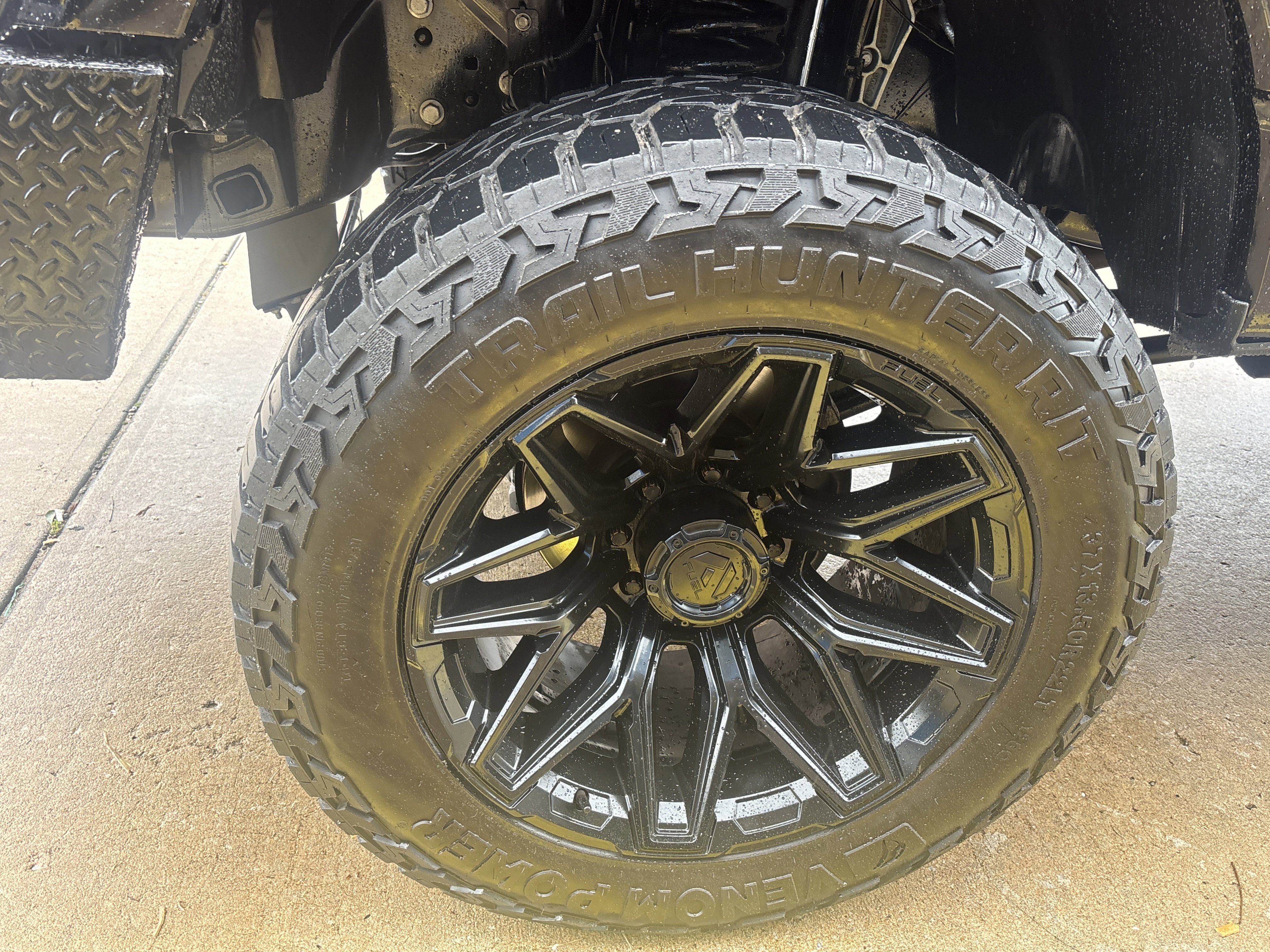 Used 2023  Ford XL image 13