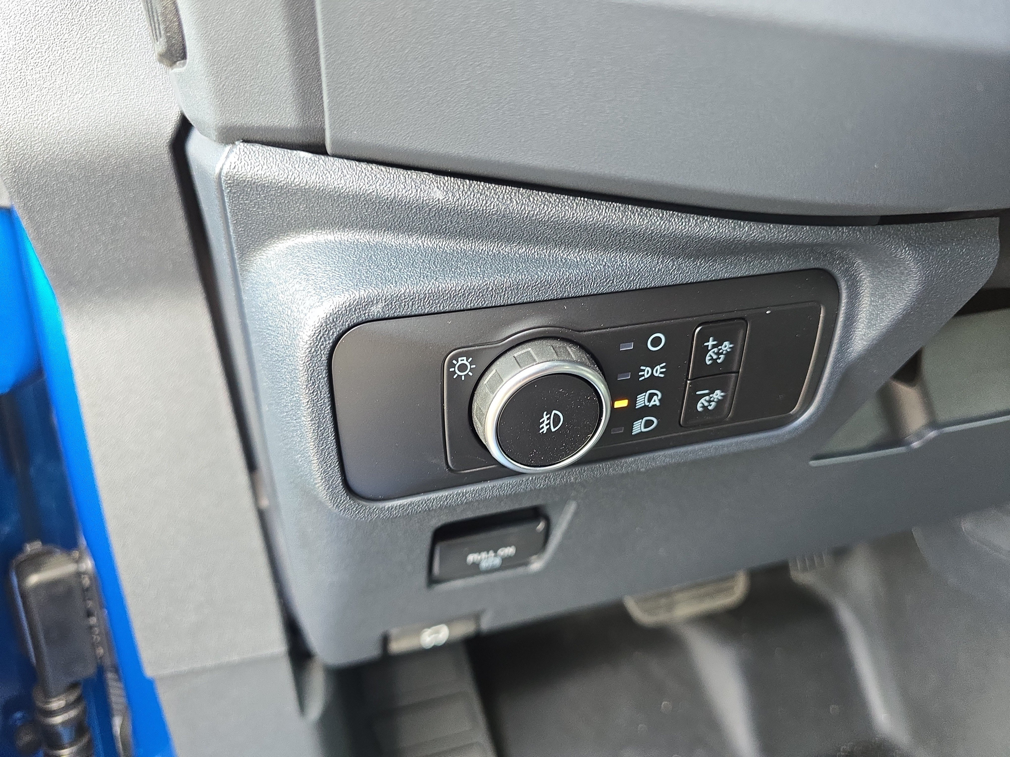 New 2026 Velocity Blue Metallic Ford Badlands® image 15