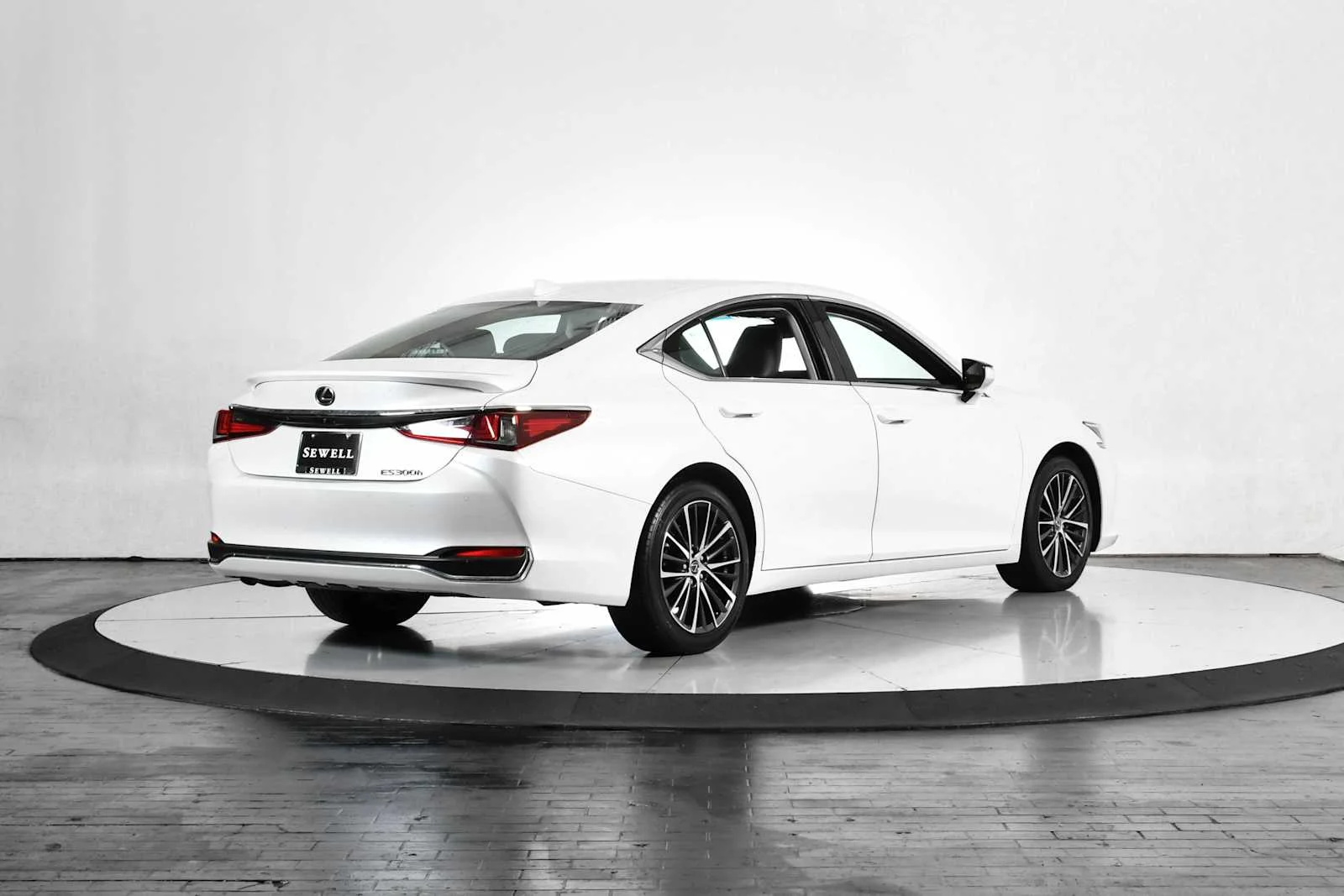 Certified Used 2024 EMINENT WHITE PEARL Lexus  image 7