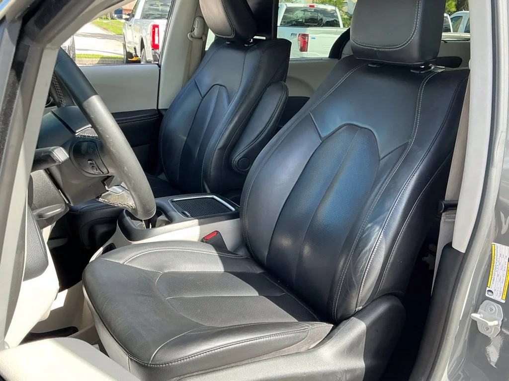 Used 2022 White Chrysler Touring L image 25