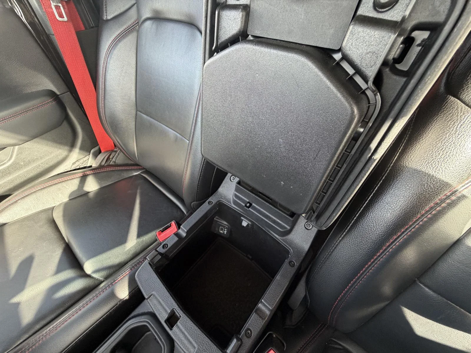 Used 2020 Black Clearcoat Jeep Recon image 13
