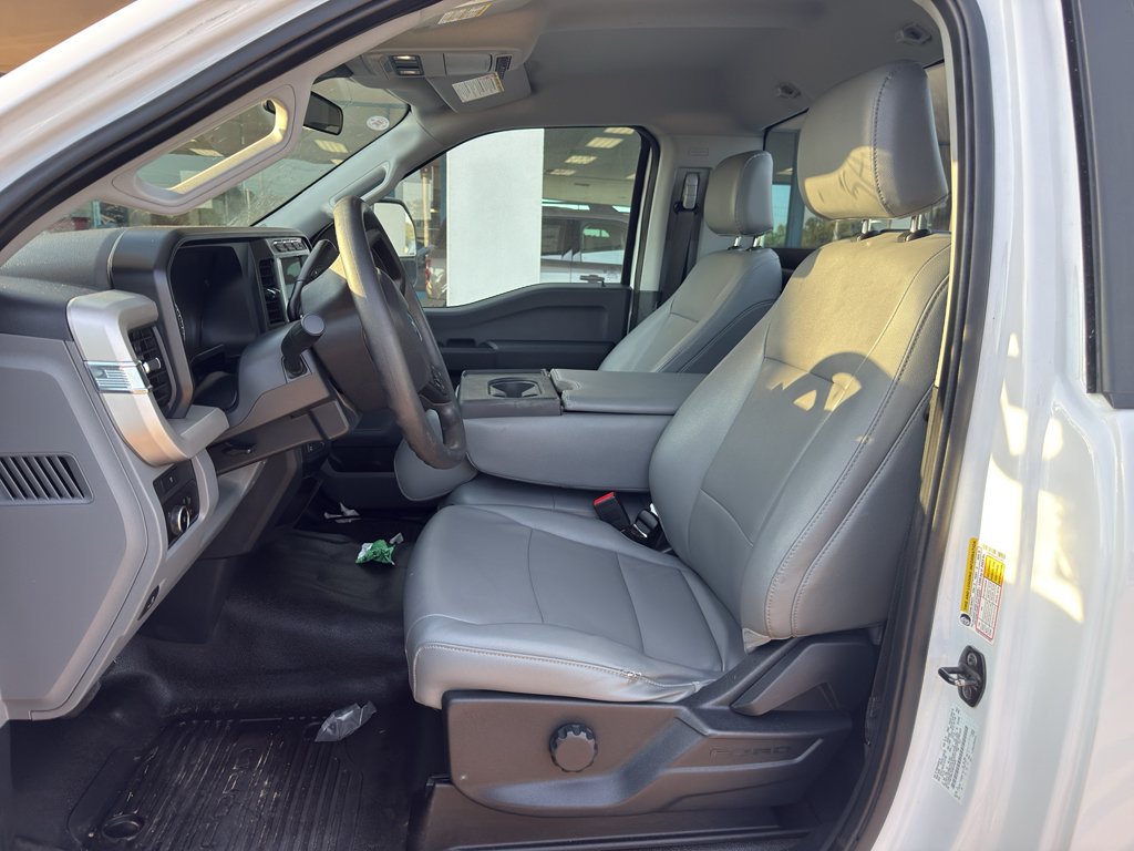 Used 2023 Oxford White Ford XL image 5