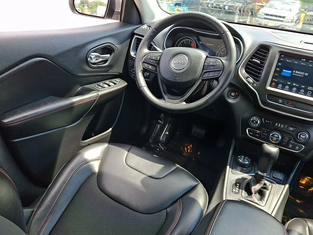 Used 2020 Bright White Clearcoat Jeep Trailhawk image 15