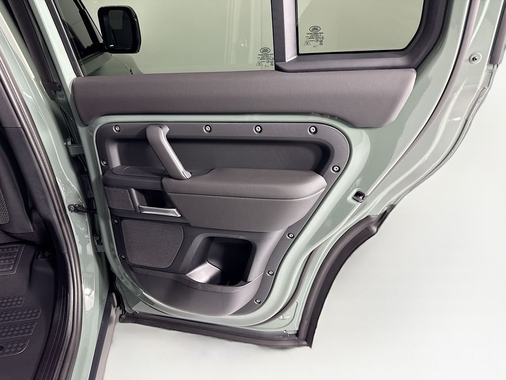 New 2026 Keswick Green Land Rover Trophy Edition Deep Sandglow image 29