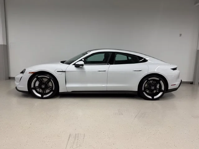 Certified Used 2021  Porsche 4S image 2