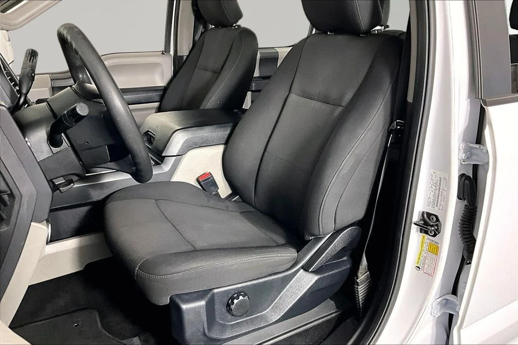 Used 2018 White Ford XL image 20
