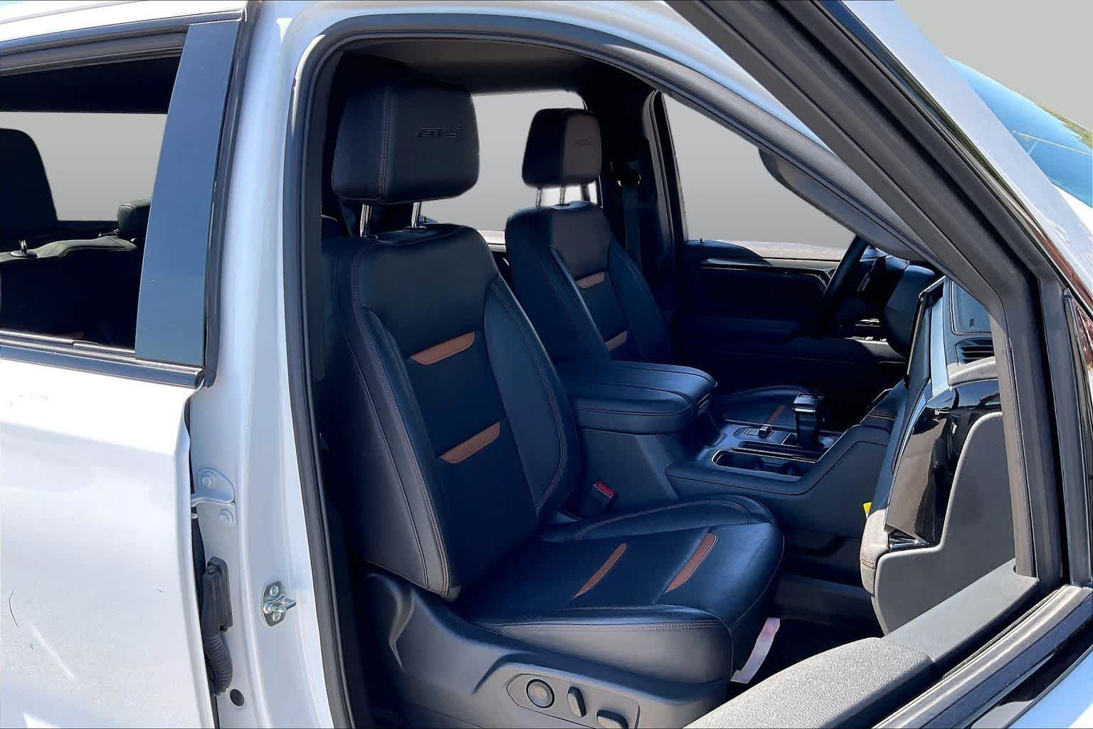 Used 2026 Summit White GMC AT4 image 9