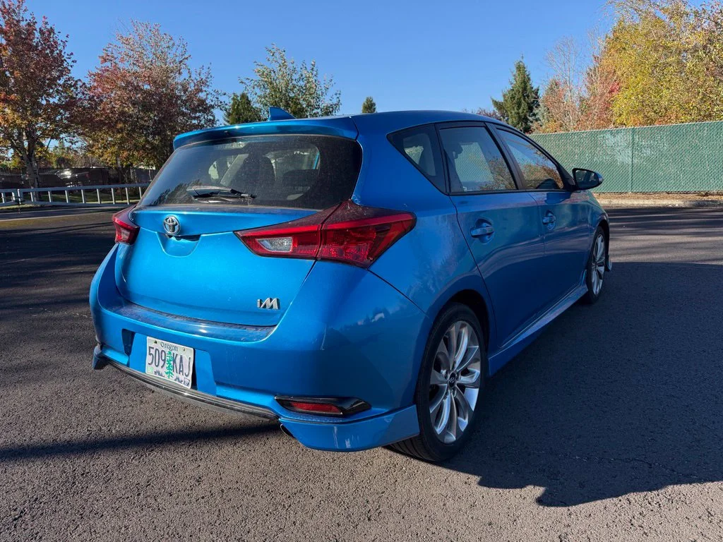 Used 2017 Electric Toyota Base image 7