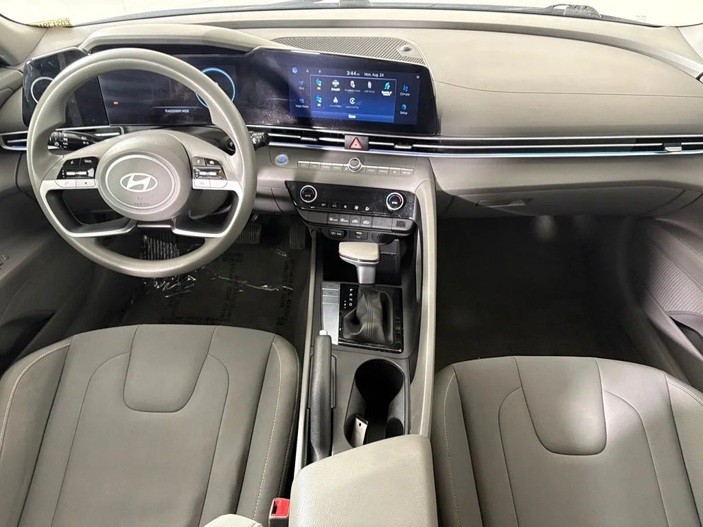 Used 2024 Gray Hyundai SEL image 34