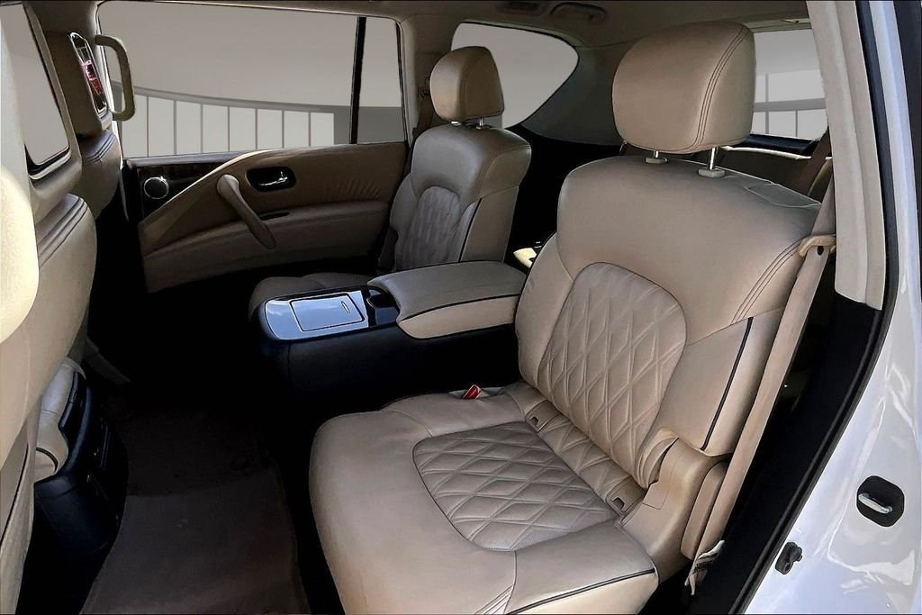 Used 2021 White Nissan Platinum image 28