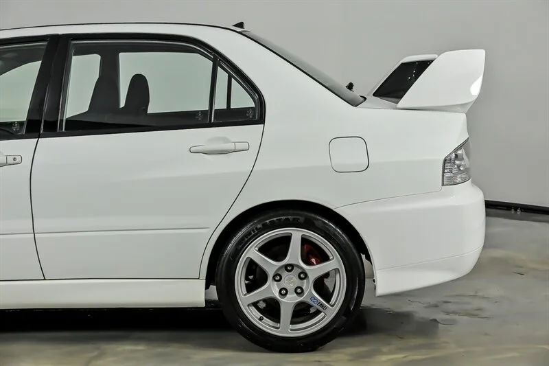 Used 2003 Weightless White Mitsubishi  image 8