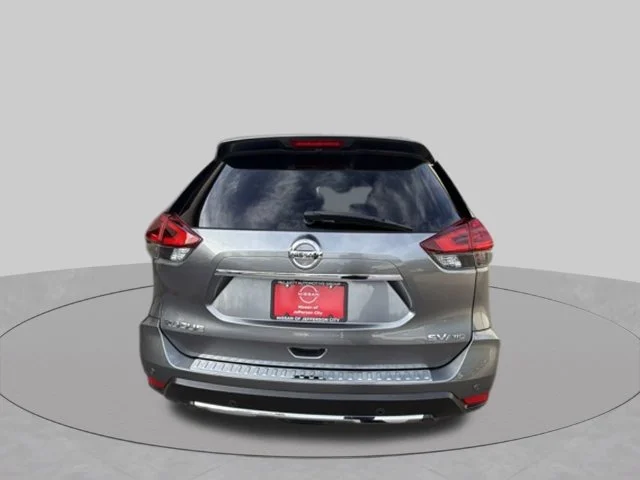 Used 2019 Gray Nissan SV image 4