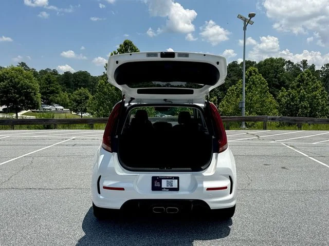 Used 2022 White Kia Turbo image 24