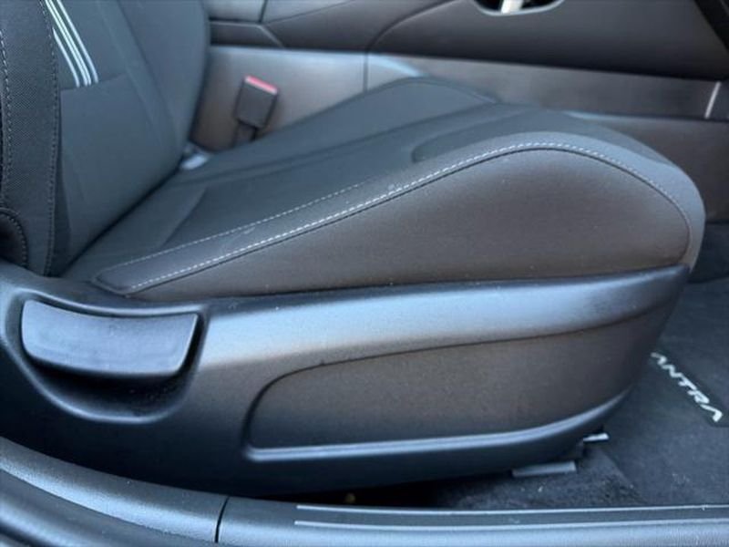 Used 2025 Ultimate Red Hyundai SEL Sport image 24