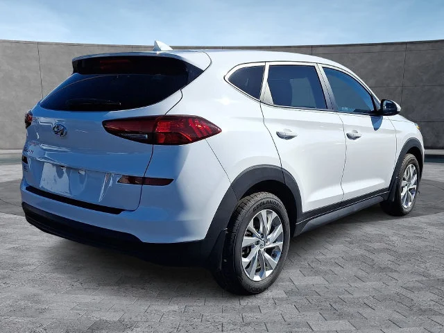 Used 2019 White Hyundai SE image 6