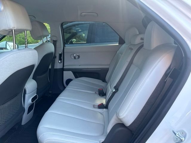 Used 2023 Atlas White Hyundai SEL image 7