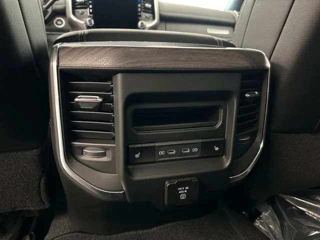 New 2026 Diamond Black Crystal Pearl-Coat Exterior Paint RAM Laramie image 25